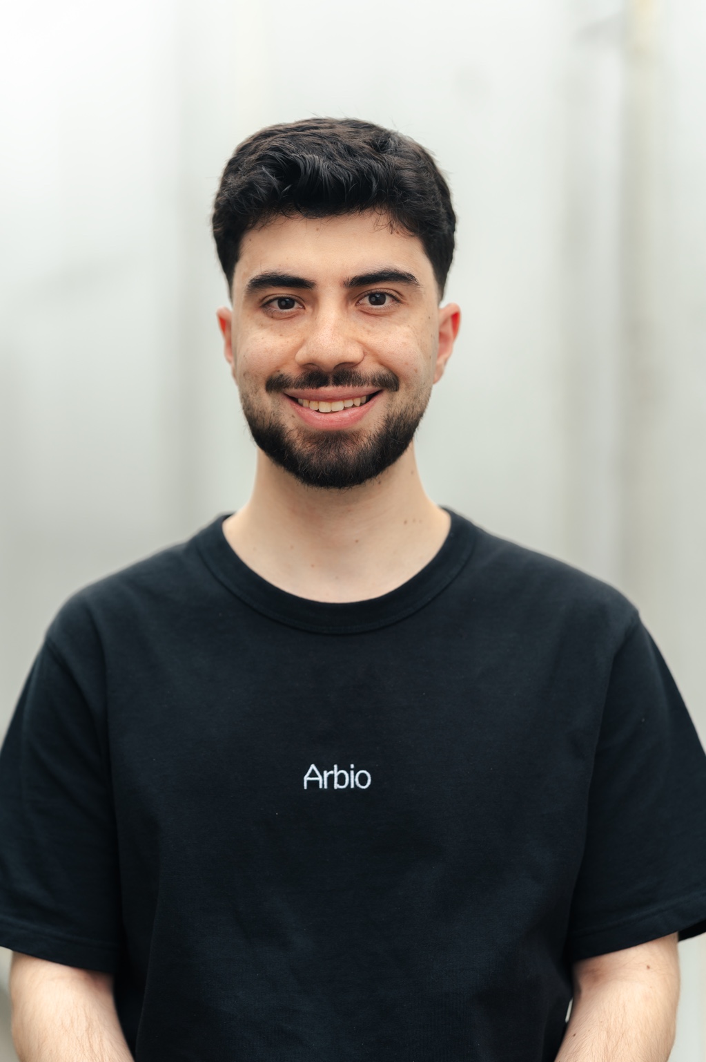 Portr&auml;t von Faruk, Teammitglied bei arbio