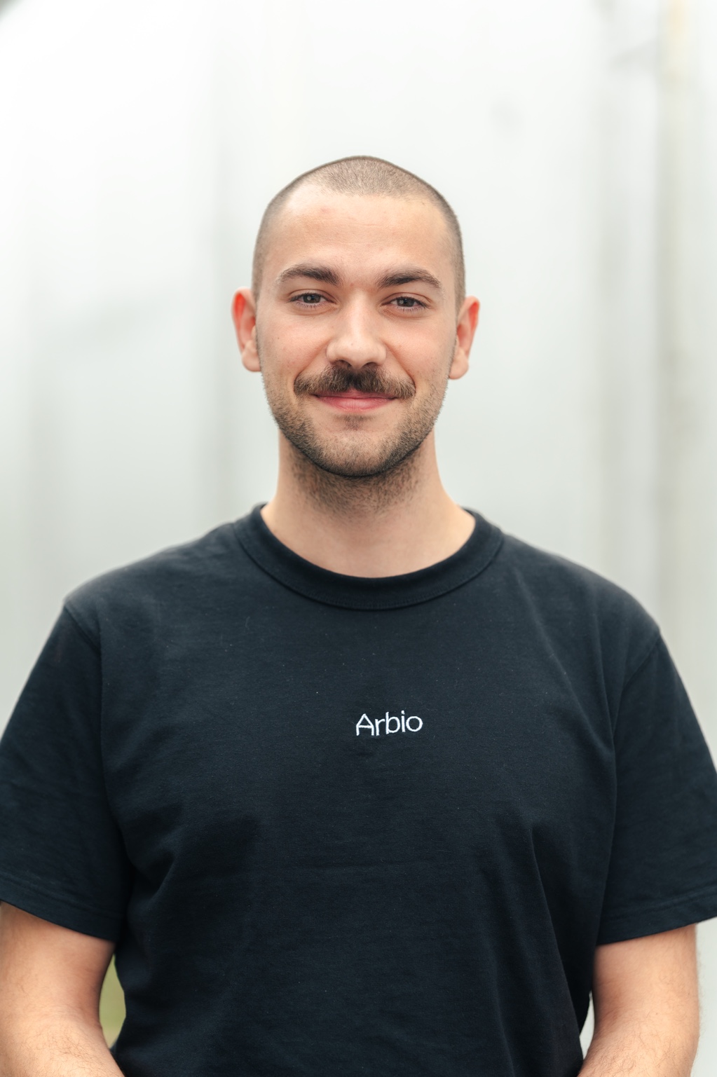 Portr&auml;t von Miguel, Teammitglied bei arbio